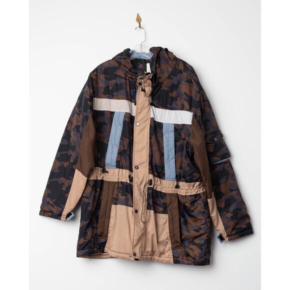 Munthe Navigate Coat in Camouflage - Picture 5 of 9